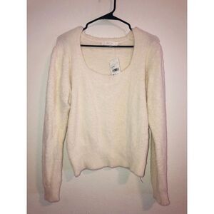 ASTR  white fuzzy sweater size XL ivory the label